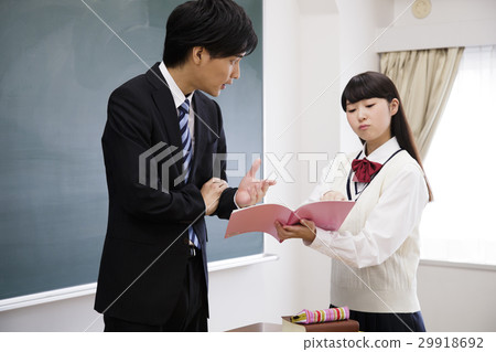 學校班級高中女生班級教師學生教師教育學習女子女生高中生 29918692