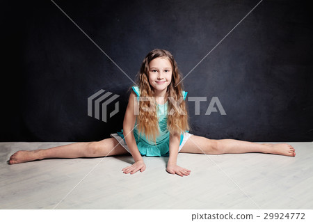 Teenager Girl Posing. Gymnastic Twine Teenager Girl Posing. Gymnastic Twine 29924772