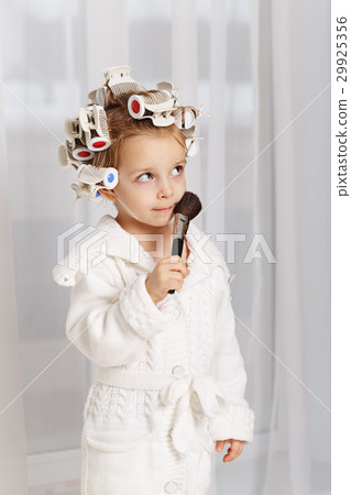 Little girl fashionista 29925356