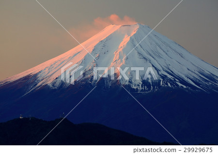 Fuji of the morning glow seen from the Bodhisattva Ridge and Takamaru Takamaru Fuji of the morning glow seen from the Bodhisattva Ridge and Takamaru Takamaru 29929675