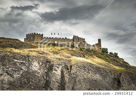 Caste on the hill  29931412