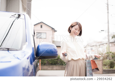 汽車購物的女人 29934262