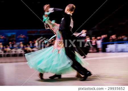 young couple athletes dancers 29935652