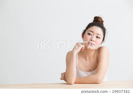 Beauty table (white back) 29937382