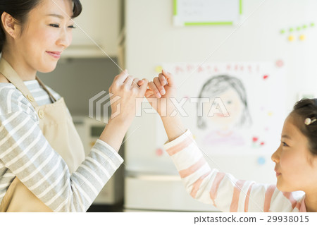 Mother and daughter Mother and daughter 29938015