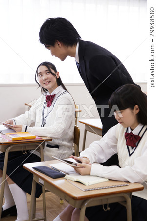 學校平板課學生老師女生課學習初中生同學同學教育學習 學校平板課學生老師女生課學習初中生同學同學教育學習 29938580