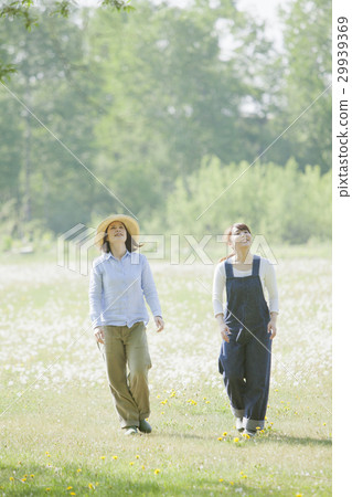 一個女人走路 29939369