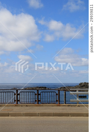 北海道泊村海藻岩橋生鏽的鐵柵欄 北海道泊村海藻岩橋生鏽的鐵柵欄 29939811