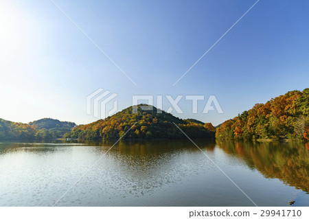 Autumn leaves of Kyoto Takaragaike 29941710
