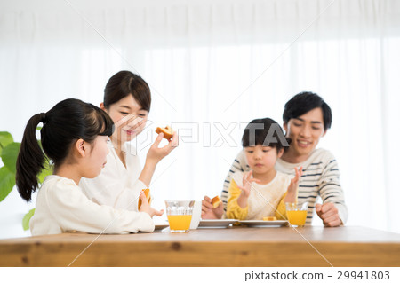 一個家庭 一個家庭 29941803