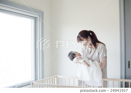 Newborns and mothers 29941937