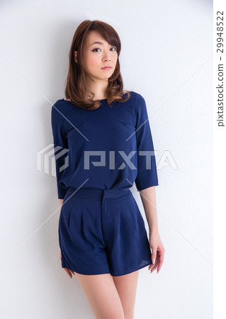 Women's portrait 29948522