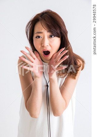 Women's portrait 29948578