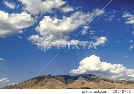 Mount Ara ler in sunny day covered by clouds 29948706