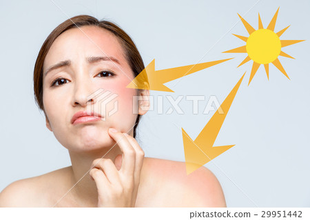 Women's sunburn image Women's sunburn image 29951442