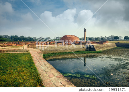 Life of India : Pillars of Ashoka in Vaishali 29951871