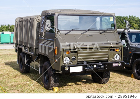 Ground Self-Defense Force 73 type medium-sized 1 ton truck 29951940