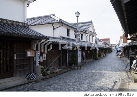 Traditional building of white wall town 29953039