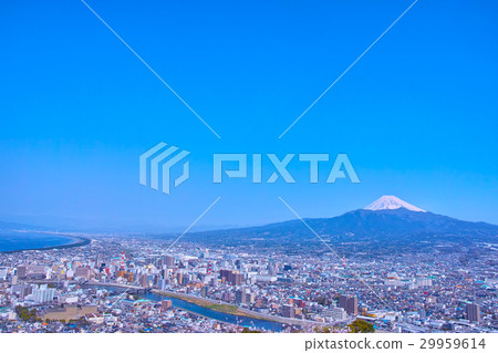 從Kuzukiyama看到的富士山和櫻花 29959614