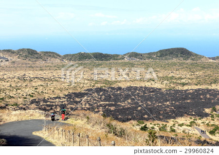 Miharuyama外環山和火山口地板 29960824