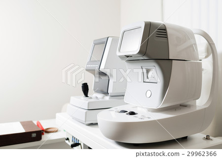 Modern eye testing device standing in the lab 29962366