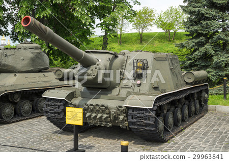 ISU-152 Soviet Tank Destroyer ISU-152 Soviet Tank Destroyer 29963841