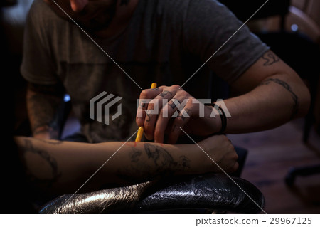 Tattoo artist makes scetch Tattoo artist makes scetch 29967125