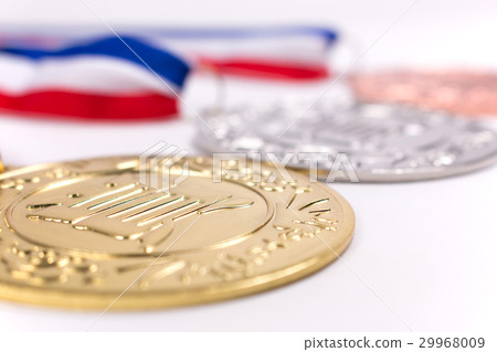 A medal 29968009