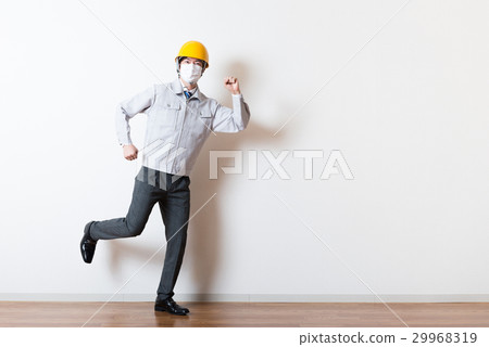 男性全長室內肖像穿工作服 29968319