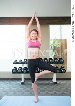 woman do yoga 29969633