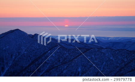 日高山的山脊風景 從山脊看太平洋的黎明 日高山的山脊風景 從山脊看太平洋的黎明 29979778