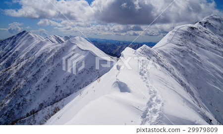 Ridgeline of Hidaka Range 29979809