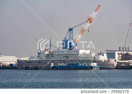 美國海軍住宿船停泊在橫須賀APL 40 美國海軍住宿船停泊在橫須賀APL 40 29980370