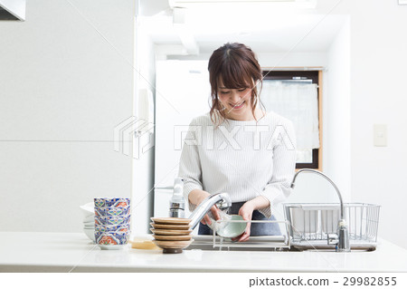 Housekeeping washing 29982855