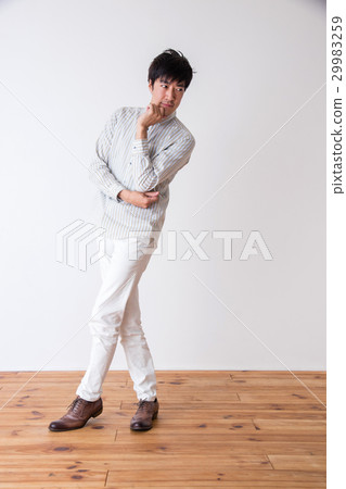 男性肖像 29983259