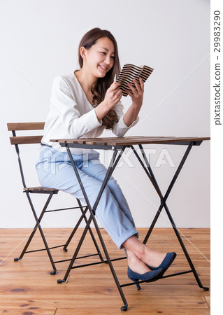 Women's Portraits Women's Portraits 29983290