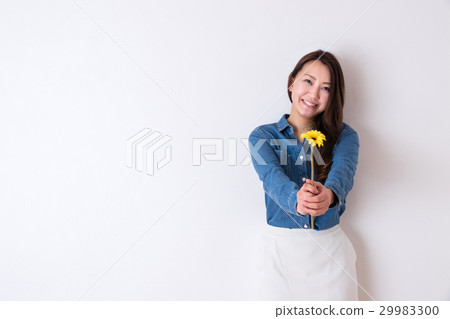 Women's Portraits 29983300