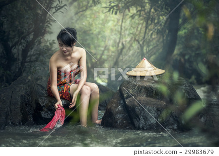 Asian sexy woman washing in streams 29983679
