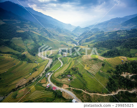 Mountain road in beautiful valley 29985025