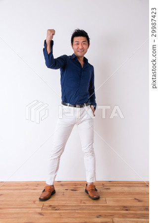 男性肖像 29987423