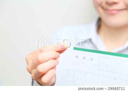離婚的圖像白背 離婚的圖像白背 29988711