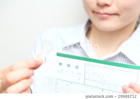 離婚的圖像白背 29988712