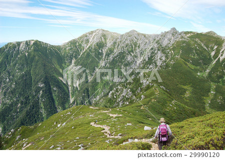 Climbers and Kiso Komagatake 29990120