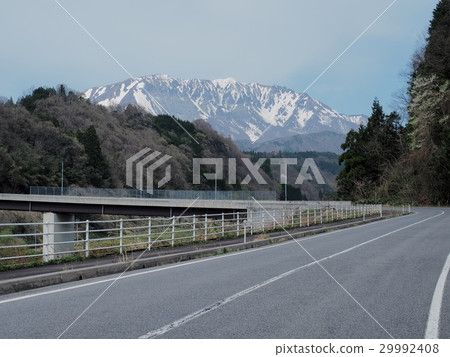春天岸本吉宇線大山的Oyama Tottori縣道52號 29992408