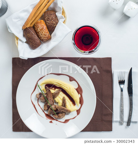 mashed potatoes with Beef tongue mashed potatoes with Beef tongue 30002343