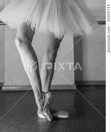 Long legs of ballerina in toeshoe Long legs of ballerina in toeshoe 30003314
