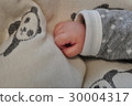 Baby's hand 30004317