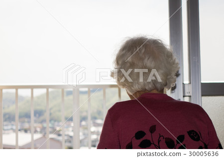 Senior women 30005636