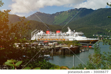 Cruise ship in Alaska port 30006677