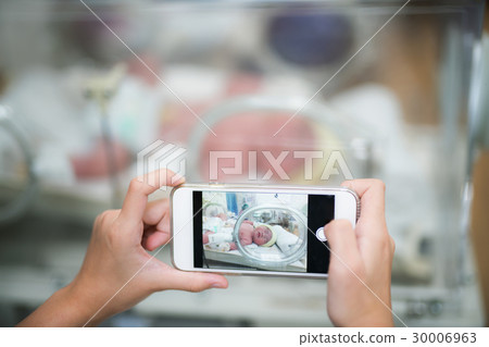 Take a photo for new born baby in hospital Take a photo for new born baby in hospital 30006963